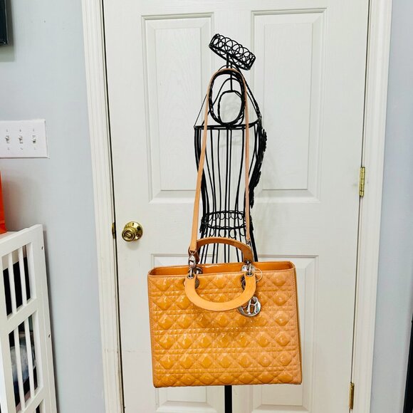 AUTHENTIC CHRISTIAN DIOR PATENT LEATHER QUILTED YELLOW LADY DIOR SATCHEL ITALY - Picture 2 of 16